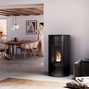 Poêle à granulés de bois autoportant, automatique, sans fumée, écologique, durable, pour chauffage intérieur de villa - Product Image 1