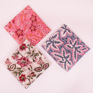 Bandana en coton imprimé à la main, multi-usages, style tendance, motifs floraux dégradés, écharpe de voyage 21x21 pouces - Product Image 4