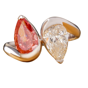 Anillo de Oro Amarillo de 14K con Diamante Rojo Ovalado Cultivado en Laboratorio con Engaste de Puntas - Joyería Fina de Color Vívido Exquisito - Product Image 1