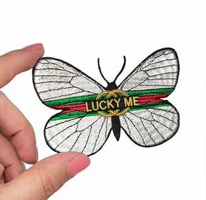 Patch thermocollant brodé Lucky Me Papillon, Applique de mode, Lot de 100 pièces pour vêtements, vestes et sacs - Product Image 1