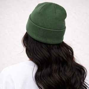 Bonnet vert émeraude Iota Phi Lambda Sorority avec lettres grecques, année de fondation 1929, bonnet tricoté d'hiver pour femme, couvre-chef chaud - Product Image 4