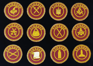 Insignia de Delantal Provincial de Lujo Bordada a Mano con Hilo Metálico de la Orden Masónica de Athelstan - Provincia de Lindsey - Product Image 6