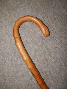 Canne de marche artisanale en bois poli, écologique et moderne, avec poignée élégante, durable, de la marque MN EXPORTS, objet de collection artistique - Product Image 5