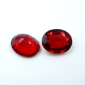 Par de Esmeraldas Rojas Cultivadas en Laboratorio: Facetadas Ovaladas, 11x9mm, 6.60cts, 2 Piezas - Product Image 5