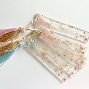 Marque-page en résine époxy personnalisé, élégant, résistant à l'eau, couleurs mélangées, découpe et impression, porte-page de livre personnalisé - Product Image 5