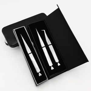 Pince à épiler professionnelle en acier inoxydable pour cils, pointe de précision, prise plate, outil d'extension de volume, emballage en boîte cartonnée / étui magnétique - Product Image 3