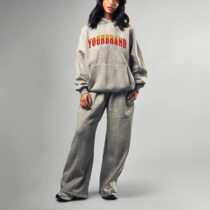 Ensemble sweat à capuche et jogging en molleton 100 % coton OEM pour femme, style streetwear hiver, couleur unie, avec logo brodé personnalisé et appliques en strass - Product Image 1