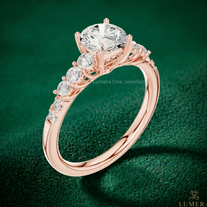 แหวนหมั้นและแหวนแต่งงานทรงกลมเพชรเจียระไนแบบบริลเลียนท์เคลือบทอง 18K เพชรเพาะเลี้ยงในห้องปฏิบัติการ ดีไซน์หรูหราสไตล์วินเทจ รับรองโดย IGI สำหรับผู้หญิง - Product Image 3