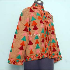 Suministro al por Mayor de Chaquetas Acolchadas de Algodón 100% Bordadas para Mujer, Estilo Retro Bohemio, Ecológicas y Transpirables de Fábrica - Product Image 4