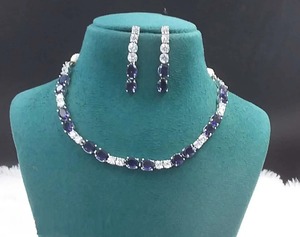 Ensemble de bijoux élégant et classique en laiton de haute qualité, serti de pierres brillantes, pour les fêtes et occasions spéciales des femmes - Product Image 3