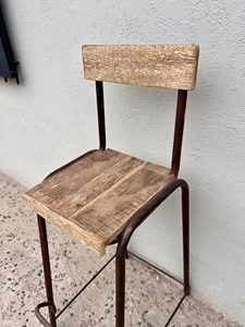 Tabouret de bar vintage en bois, chaise haute de comptoir, structure métallique rustique, siège de cuisine, mobilier industriel style ferme, décoration intérieure - Product Image 2