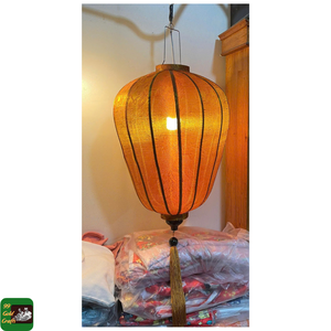 Lanterne en soie avec cadre en bambou recouvert de soie pour les fêtes de jardin des complexes hôteliers et la décoration extérieure à Hoi An, Vietnam, pour l'aménagement de terrasses - Product Image 2