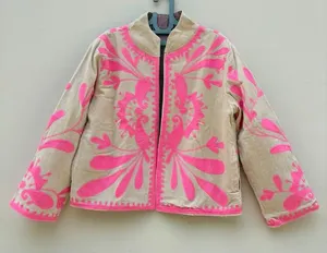 Chaqueta de Terciopelo Beige de Lujo para Mujer, con Bordado a Mano Intrincado, Estilo Bohemio Elegante - Product Image 1
