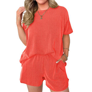 Ensembles décontractés en coton pour femmes, fabriqués en usine, prix de gros, t-shirts et shorts pour femmes. - Product Image 1