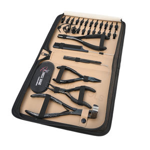 Kit de herramientas para extensiones de cabello: Alicates negros para extensiones de cinta, Alicates para quitar y cerrar cuentas, Pinzas de pico de pato, Agujas, Peine y Juego de protectores para dedos - Product Image 1