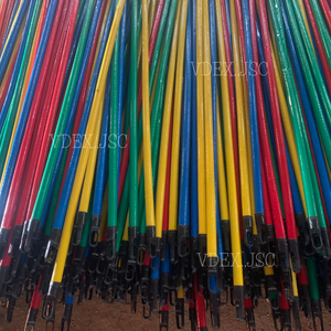 Gran oferta 2024, palo de escoba de madera de PVC azul, venta al por mayor, cantidad a granel, proveedor vietnamita, artículo de limpieza, escobas y recogedores - Product Image 6