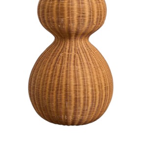 Abat-jour en rotin naturel sur mesure, luminaire suspendu de style organique, lustre vintage pour entrée et couloir - Product Image 2