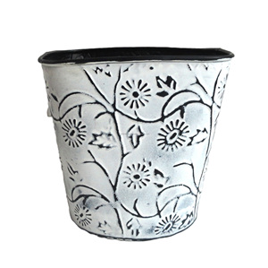 Jardinières en métal faites à la main pour pot de rangement de fleurs d'intérieur et d'extérieur pour la décoration de jardin et de salon à bas prix d'Inde - Product Image 4