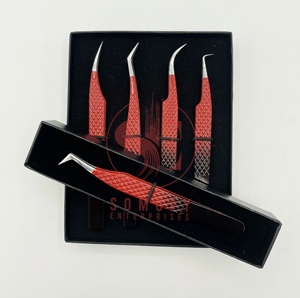 Pinzas para Pestañas de Doble Tono Rojo y Negro de Marca Privada Somofy Enterprises, Agarre Fuerte, Precisión, Antiestáticas, Punta Suave de 10 mm, Fibra - Product Image 1
