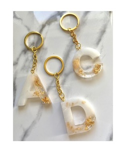 Porte-clés en résine rose sur mesure, prix de gros, fait main, pour couples, pour la maison - Product Image 4