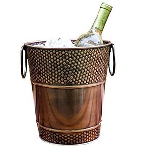 Refroidisseur de bouteilles en cuivre rustique fini à la main - Seau à champagne industriel moderne avec bord texturé en nid d'abeille - Artisanat haut de gamme - Product Image 2