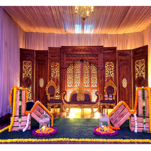 ฉากหลังไม้ธีมมุกุฎราชวงศ์สำหรับเวทีงานแต่งงาน ฉากหลังไม้แบบราชวัสดา โครงไม้สำหรับฉากหลังงานแต่งงานแบบอินเดีย สหราชอาณาจักร - Product Image 1