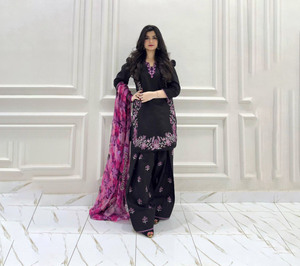 Conjunto de Kurta Dhoti Tradicional Indio Bordado en Negro y Rosa, para Bodas y Fiestas, para Mujer, de Alta Calidad, Corte Holgado - Product Image 1
