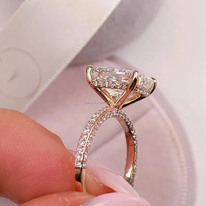 Anillo de Eternidad de Oro Sólido de 14K con Diamantes Cultivados en Laboratorio con Certificación IGI de RB Gems, Corte Brillante, Piedras Laterales de Moissanita - Product Image 2