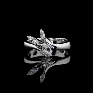 Bague en or blanc avec diamant de laboratoire de taille marquise, style ouvert |   Bague minimaliste pour tous les jours et le bureau - Product Image 1