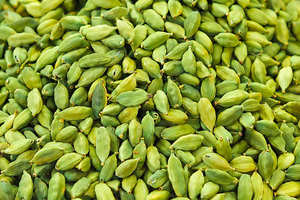 Cardamome verte biologique fraîche entière 8mm 150g/sac Prix de gros en vrac - Product Image 5