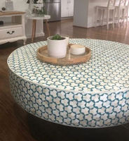 Table basse ronde en os incrusté, motif floral, faite à la main, écologique, style animalier, élégante, artisanale, meuble d'artisanat