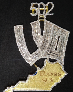 Colgante de Plata 925 Chapado en Oro con Moissanita de Lujo, Personalizado con Letra y Número Iniciales, Estilo Hip Hop para Hombre - Product Image 1