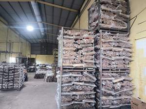 Bois de chauffage du Vietnam, bois dur séché au four, longue durée de combustion, vente en gros pour les distributeurs et les fournisseurs de combustible - Product Image 6