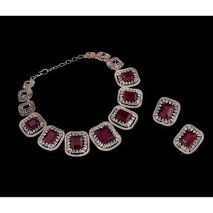 Ensemble de colliers de luxe pour femmes en laiton avec pierres, bijoux de mode pour les fêtes et les occasions spéciales, provenant d'un fournisseur indien. - Product Image 2