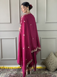Conjunto de Kurti Elegante para Mujer Zarna Fatema, Bordado, de Seda Vichitra, para Bodas y Fiestas, Incluye Vestido y Pantalón - Product Image 3