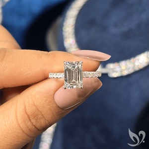 Anillo de compromiso con halo oculto de diamante cultivado en laboratorio con corte esmeralda de 3 quilates, certificado por IGI, anillo de oro macizo de 10k. - Product Image 3