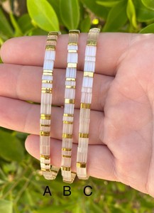 Joyería de Moda Hecha a Mano para Mujer, Minimalista, Apilable, con Cuentas de Vidrio Japonesas Miyuki Tila Transparentes, Geométricas, Estilo Boho, Chapadas en Oro - Product Image 5
