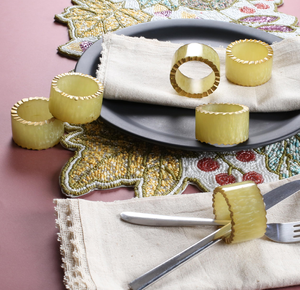 Anneau de serviette en résine pour décoration de table de dîner, design à bord doré, pour Noël, Thanksgiving, dîners, mariages, fêtes - Product Image 1