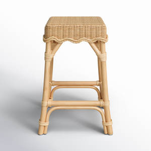 Tabouret de bar en rotin festonné DreamCraft en provenance du Vietnam - Product Image 1