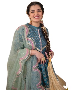 ชุดเดรสผ้าไหมเนื้อนุ่มคุณภาพดี ลายพิมพ์สวยงาม พร้อมผ้าไหมเนื้อนุ่มสำหรับชุดชารารา ชุดออกแบบสำหรับงานปาร์ตี้ - Product Image 1