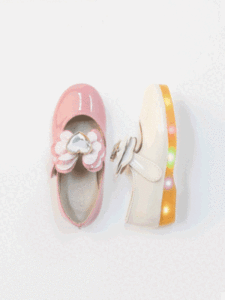 Zapatos de Vestir Estilo Coreano OZKIZ con Diseño de Corazón para Niñas de 2 a 7 Años, Moda Infantil Primavera/Otoño, Venta al Por Mayor - Product Image 1