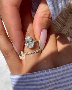 Anillo de compromiso ovalado con diamante cultivado en laboratorio, oro de 14K/18K, personalizado, 3.50 ct, halo oculto, solitario, engaste de bisel, banda clásica de boda, IGI - Product Image 6