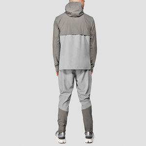 Veste de sport à capuche imperméable et respirante en polaire, bicolore rose et gris, avec fermeture à cordon, bandes réfléchissantes et logo frontal, pour l'hiver - Product Image 2