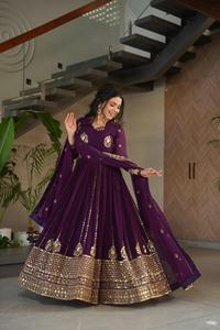 Robe Anarkali longue avec broderies riches et travail Zari, dupatta, tenue ethnique indienne traditionnelle - Product Image 4