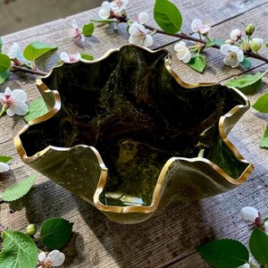 Bol décoratif artisanal en résine époxy vert olive moyen, design géode - Product Image 4