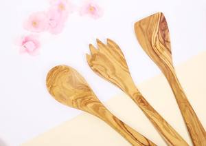 Juego de utensilios de cocina rústicos de madera de olivo hechos a mano - Product Image 4