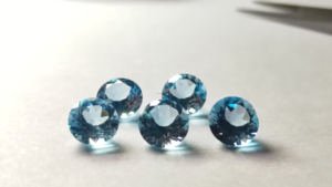 Prêt de stock naturel bleu topaze pierre précieuse 12mm rond brillant coupe à facettes en vrac en gros indien usine fournisseur acheter en ligne - Product Image 2