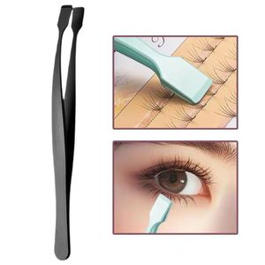 Pince à épiler de précision en acier inoxydable à pointe lisse pour l'application de faux cils - Product Image 1