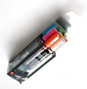 For Blackboard POSCA Plastic Marker PCE-200-5M | Medium Bullet Tip 1.5mm | Rain-Resistant Green Ink | Made Japan - Product Image 5