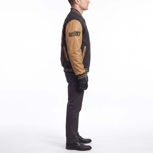 Chaqueta universitaria de béisbol para hombre de cuero de vaca con mangas, 440 gramos, bordado de chenilla y parches de lana. - Product Image 3